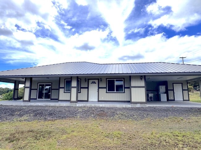 Building Photo - 69 Nalani St