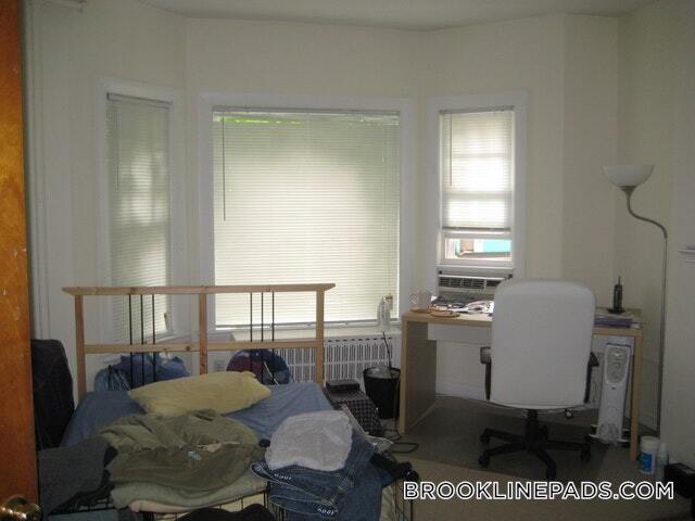 Building Photo - 1223 Beacon St