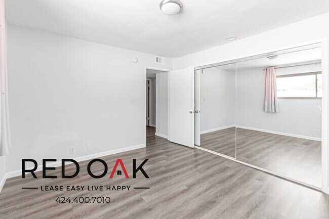 Building Photo - 430 S Maple Dr