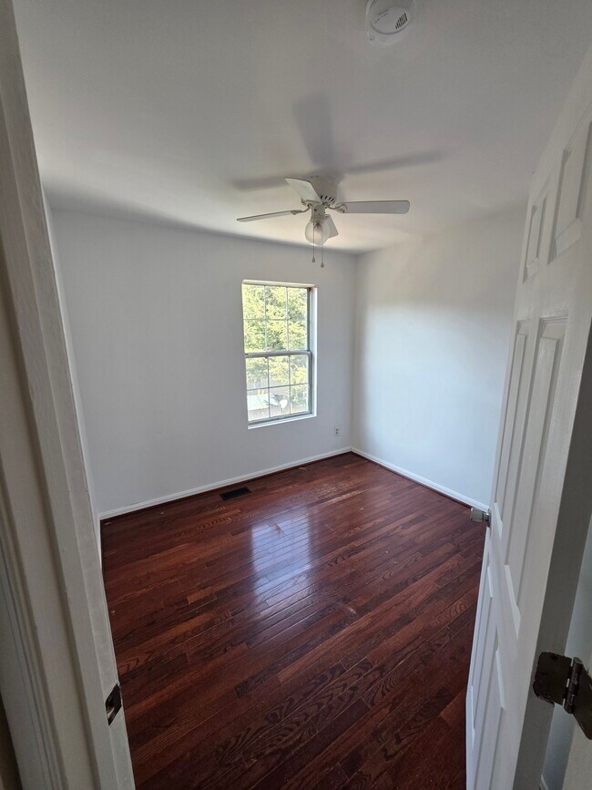Building Photo - 406 Knollwood Ct