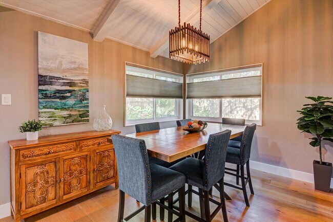 Building Photo - 2713 Bryonhall Dr