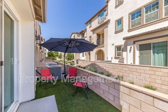 Building Photo - 40709 Melrose Dr