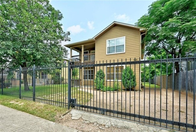 Building Photo - 1102 Clermont Ave
