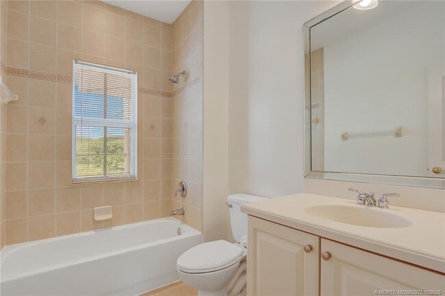 Building Photo - 3651 NE Pineapple Ave