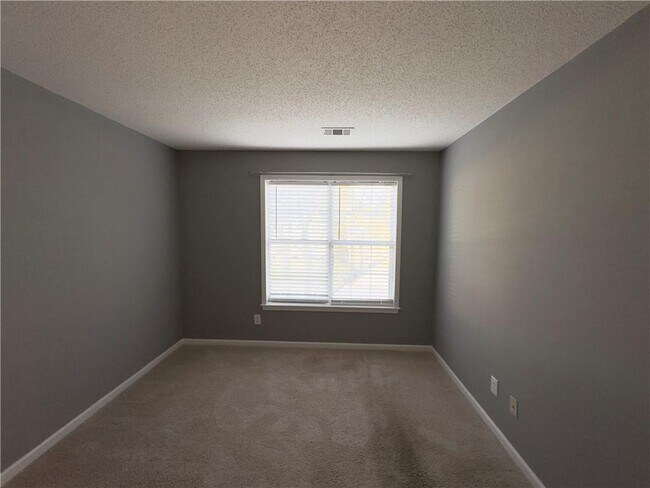 Building Photo - 11865 Carriage Park Ln