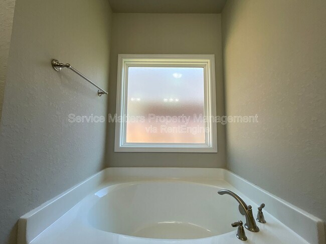 Building Photo - 3888 Ranch Rd