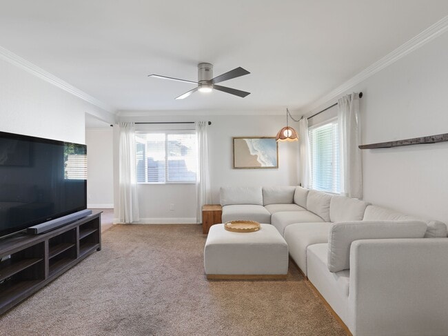 Building Photo - 1619 Carmel Cir W