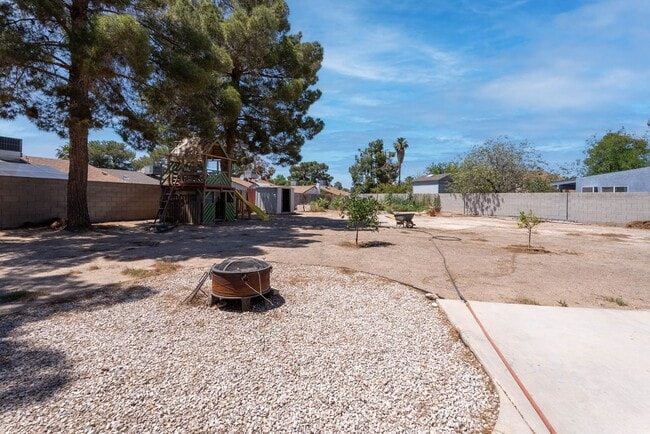 Building Photo - 5519 Myron Cir