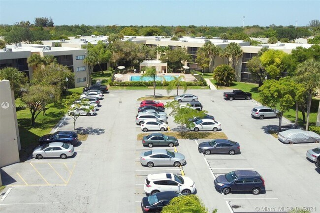 Building Photo - 8075 SW 107th Ave