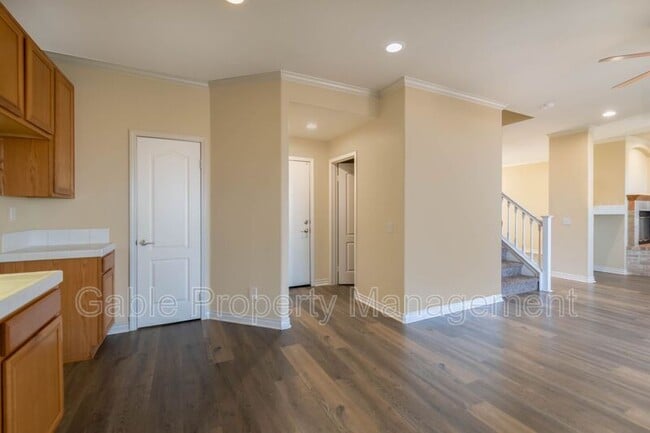 Building Photo - 37400 Queen Anne Pl