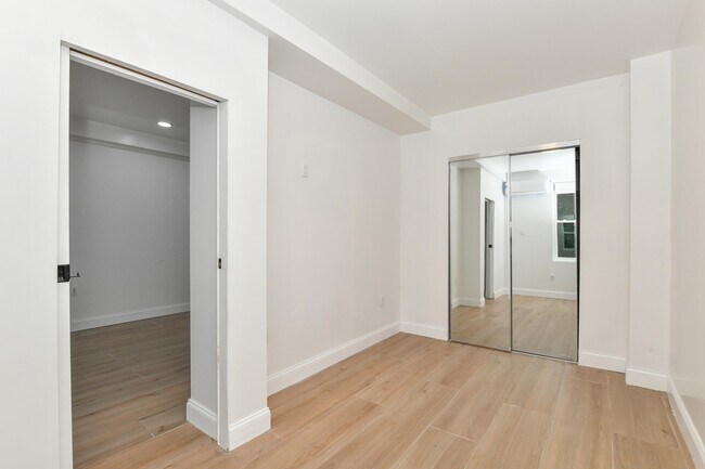 Building Photo - 1137 50th St