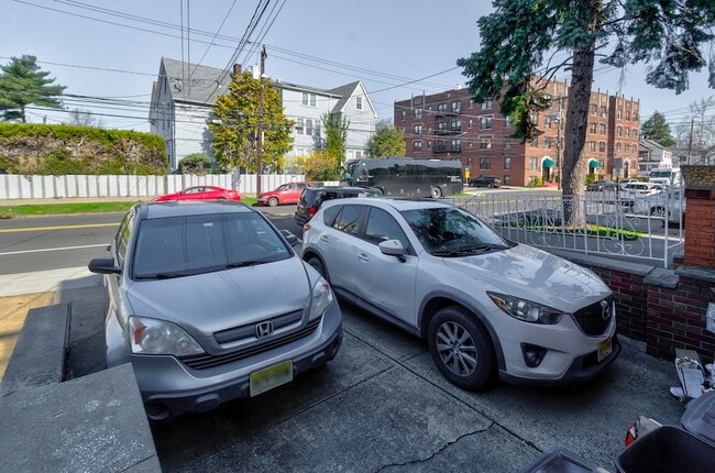 Building Photo - 788 Avenue A Ave