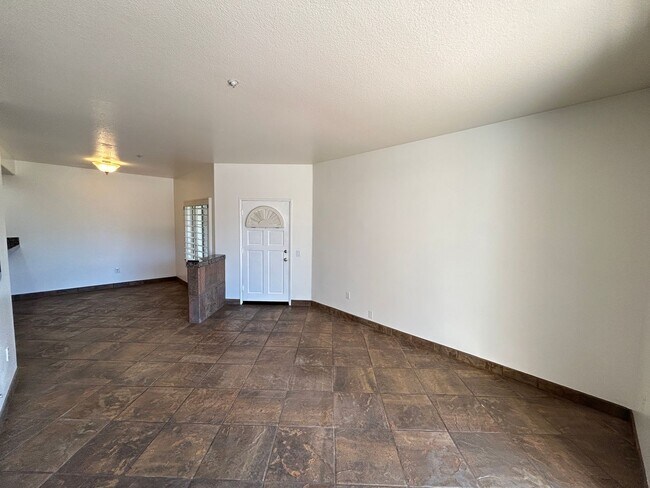 Building Photo - Beautiful 2 Bed 2 Bath Tustin Ranch Condo With Golf Course Views!