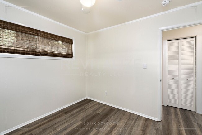 Building Photo - Perfect 3 Bd / 2 Ba Olde Towne Daphne Home!