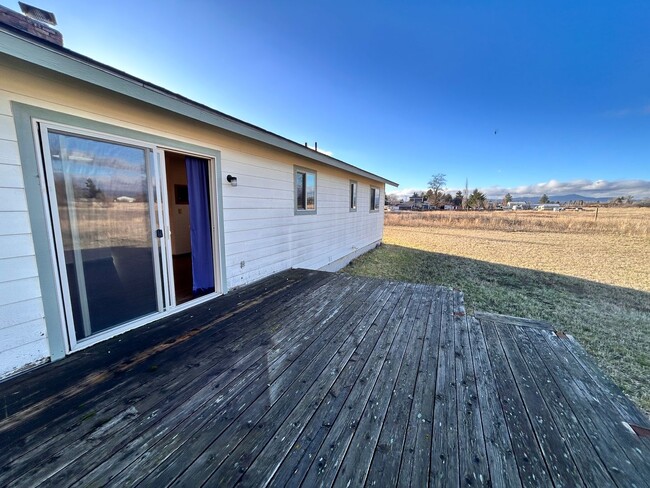 Building Photo - Beautiful 3 Bed 2 Bath House in Post Falls...