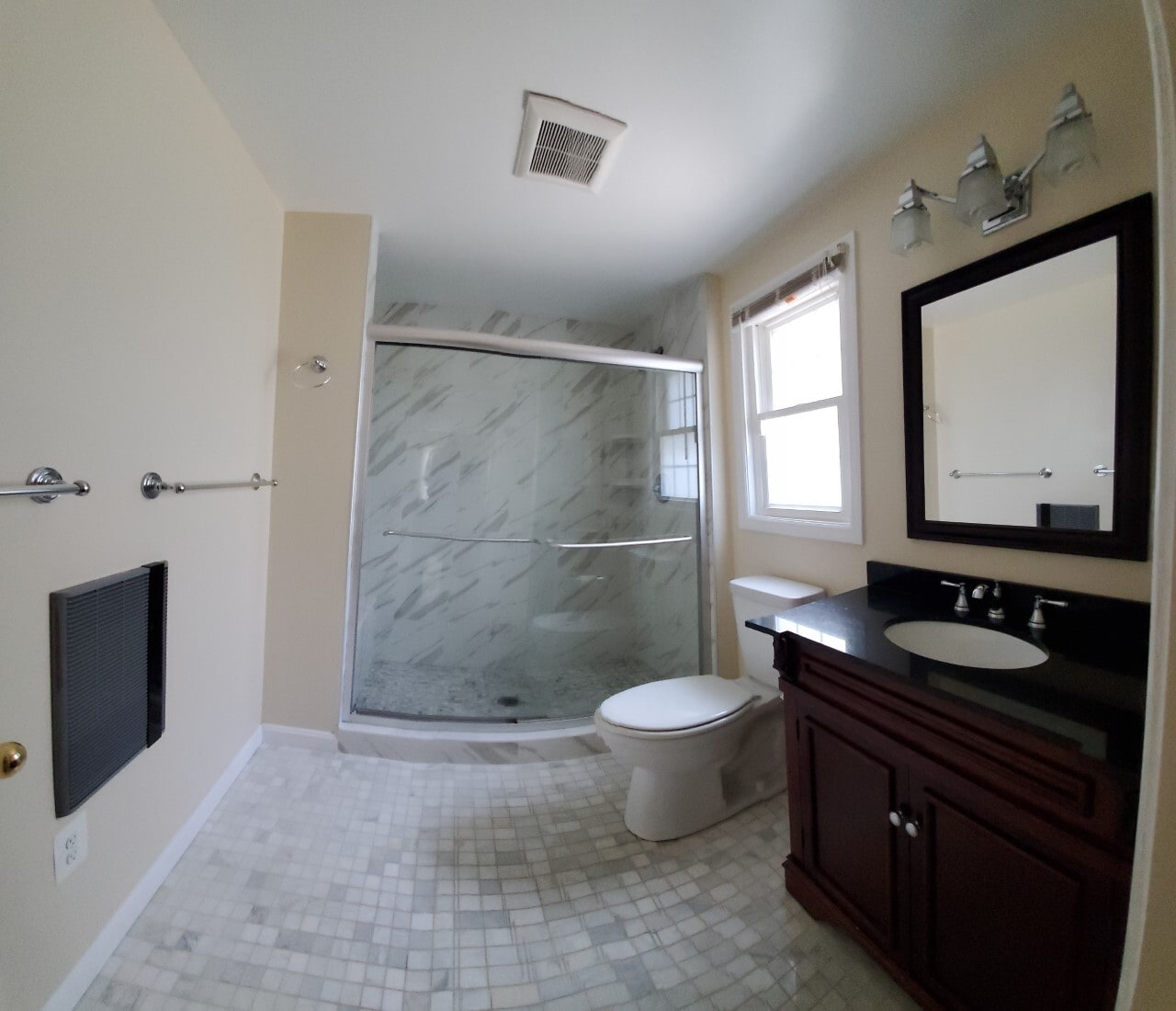 Main Floor BA - 1605 N Stafford St
