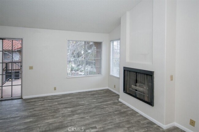 Building Photo - 29 Blue Oak