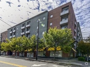 Building Photo - 620 Glen Iris Dr NE