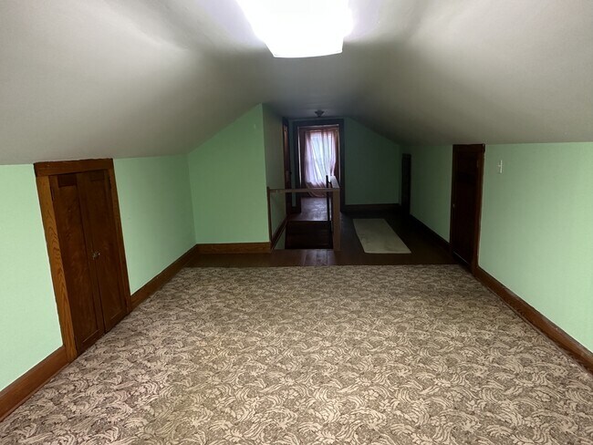 Building Photo - 940 Lindbergh Ave