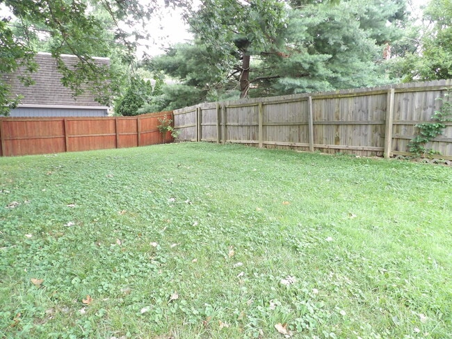 Building Photo - 286 Zandale Dr