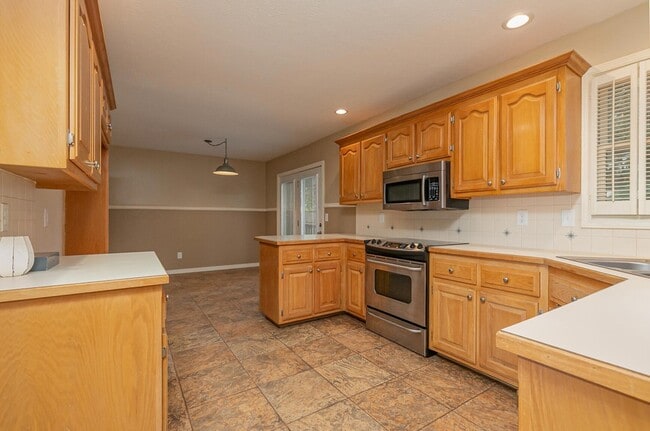 Building Photo - 5095 S Wanda Gray Ave