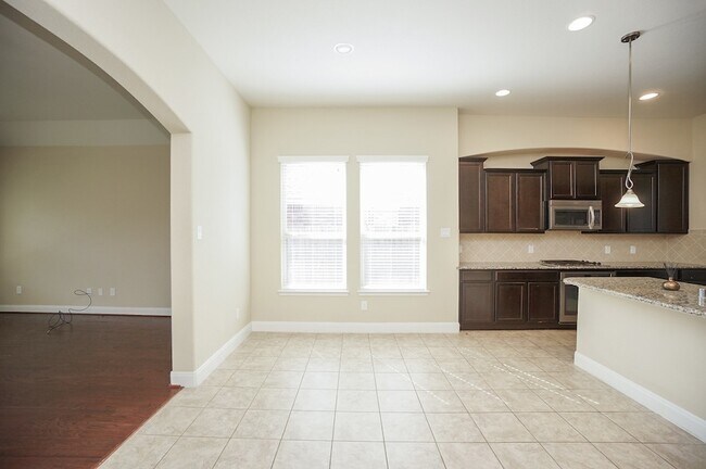 Building Photo - 28515 Pleasant Forest Dr