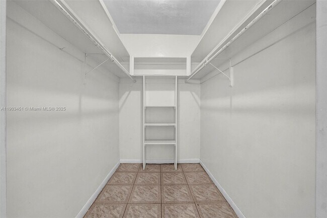 Building Photo - 12193 SW 82nd Ave