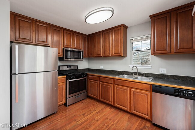 Building Photo - 549 E Shag Bark Ln