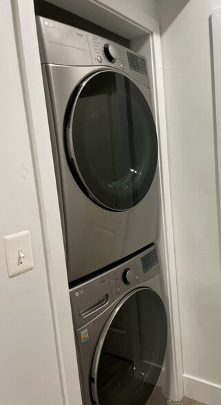 Building Photo - 2741 N 29th St