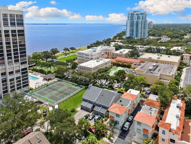 Building Photo - 3010 W Grovewood Ct