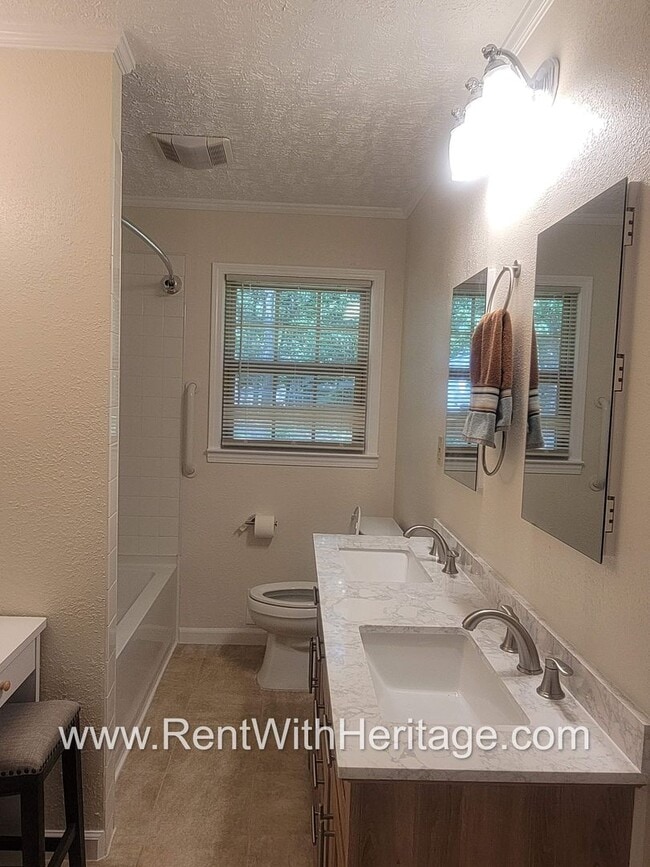 Building Photo - Gorgeous 3bd/2bath Brick Home/ Attention To Detail/ Upgrades Galore/ Great Location