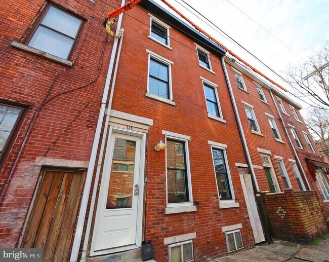 Primary Photo - 130 W Laurel St