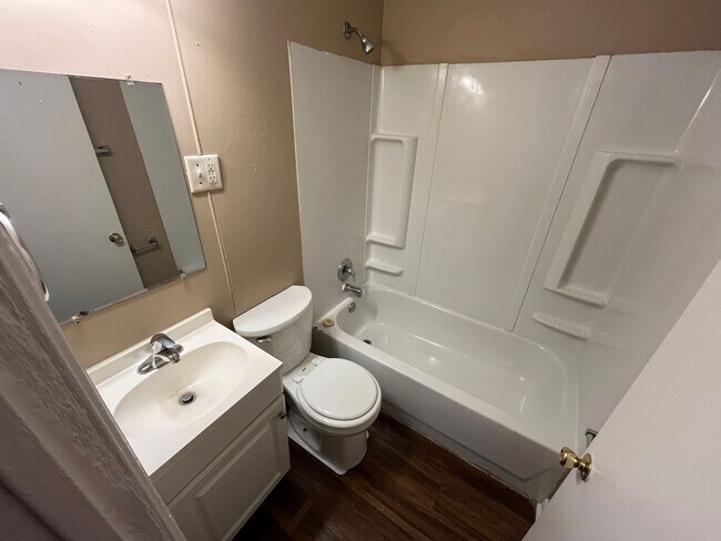 Building Photo - **Deposit Special $500**Available Now** 45...