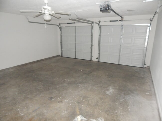 Building Photo - 2846 Willow Wood Cir