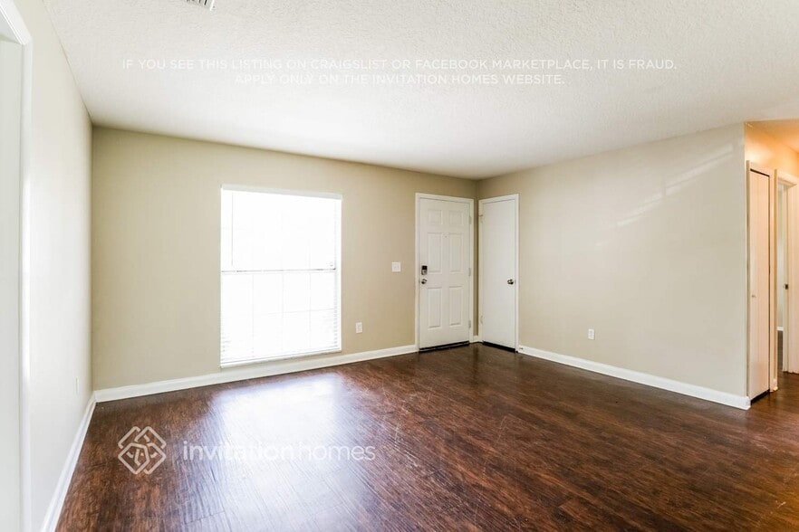 Building Photo - 3807 Spoonbill Ave