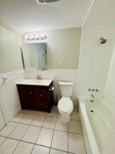 Building Photo - 72 Adams St