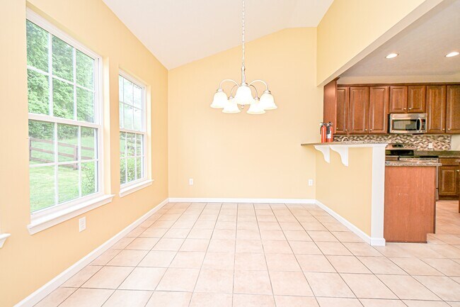 Building Photo - 8453 Forest Valley Dr