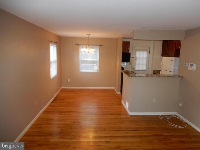 Building Photo - 2227 Arlington Terrace