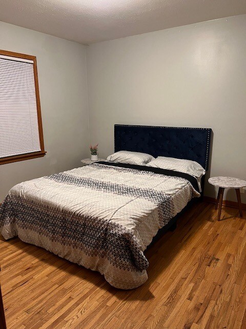 bedroom 2 overlooking backyard - 7215 18th Ave S