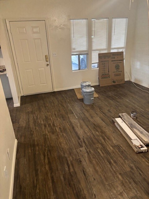 Building Photo - 1149 N April Cir