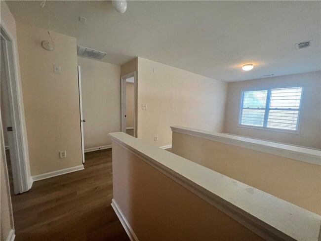 Building Photo - 2233 Worrall Hill Dr