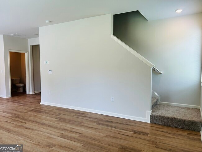Building Photo - 112 Glenrise Dr