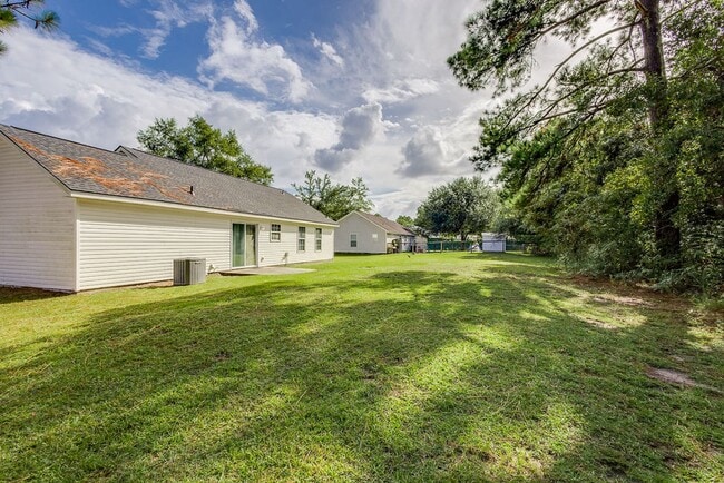 Building Photo - Well-Maintained 3BR, 2BA Home with 1-Car Garage