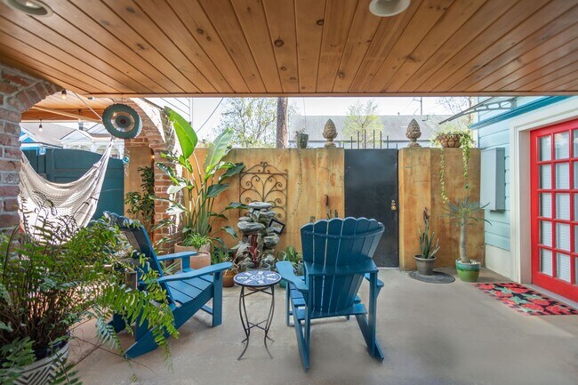 Building Photo - 3BD/3BA Unit on Corner Lot in Treme