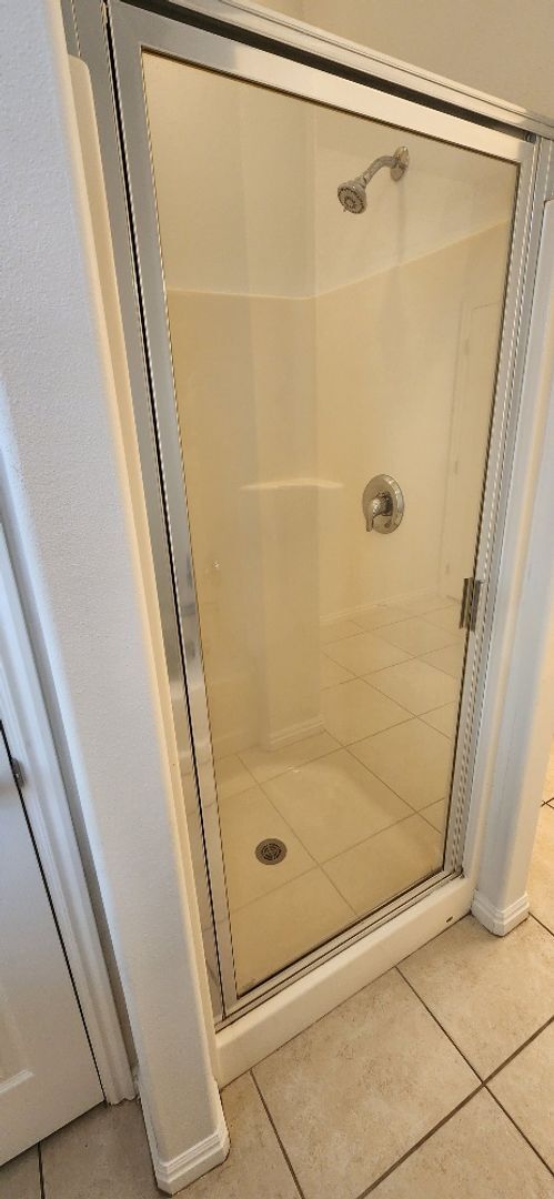 Building Photo - Beautiful 3 Bedroom Townhome in Pleasant G...