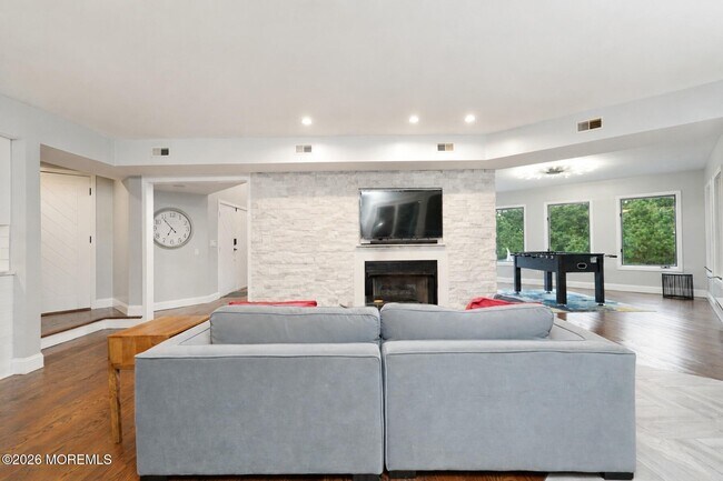 Building Photo - 401 Overlook Dr