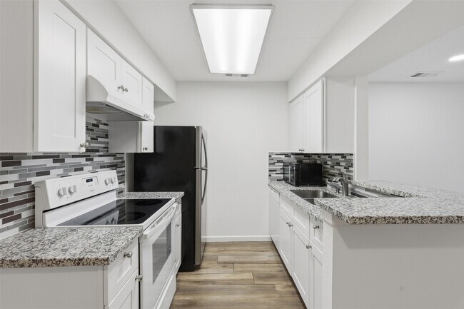 Building Photo - 8801 Hammerly Blvd