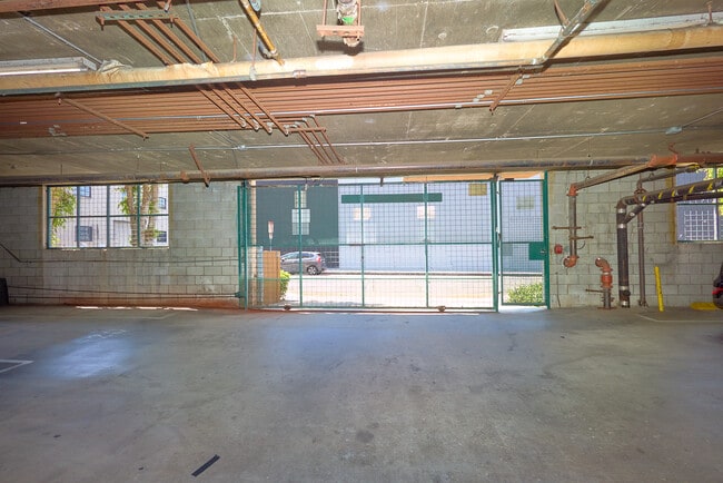 Building Photo - 1200 Mansfield N Ave