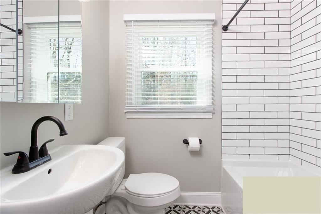 Building Photo - 626 Burbank Cir