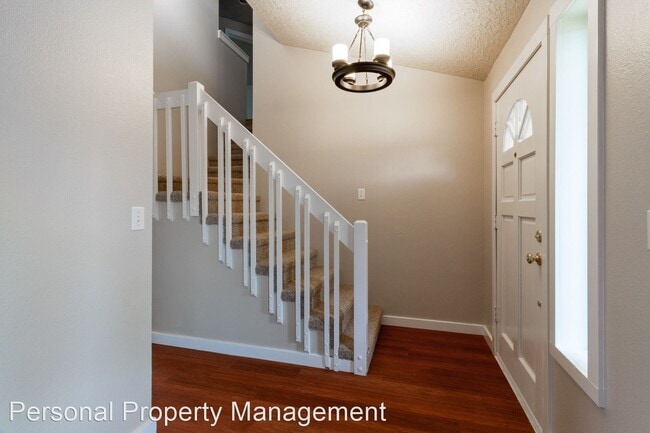Building Photo - 3 br, 2.5 bath House - 708 NE 159th Ct